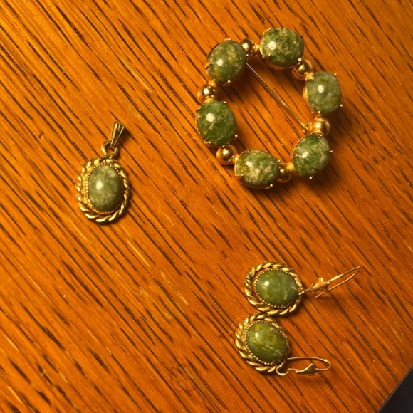 Vintage Jade Jewelry Set - Picture 2 of 3